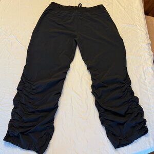Size XL Womens UnderArmour Storm Pants Black Ruched Athletic Gym Running Pullon